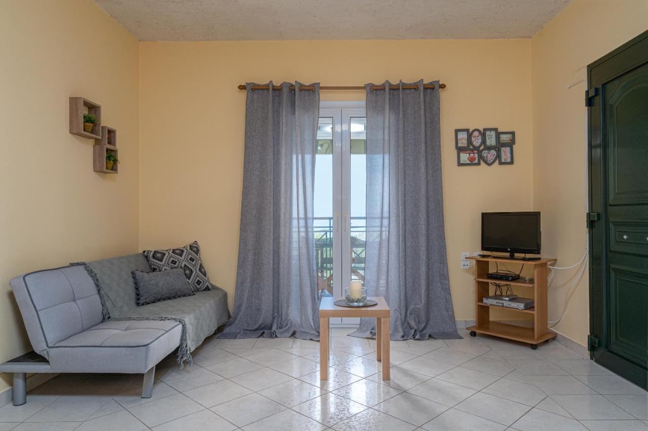 Keri Marathias Pavezzo Villa Extérieur photo