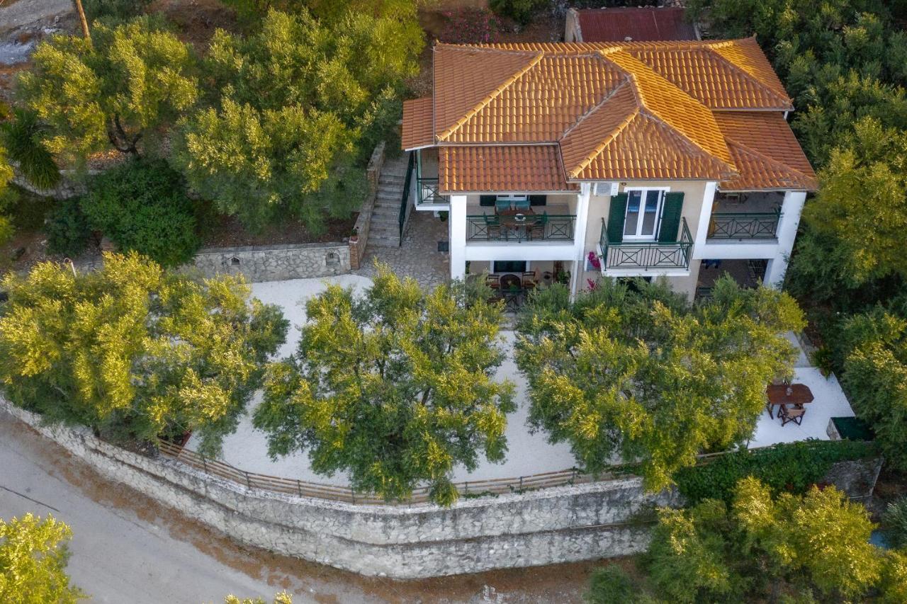 Keri Marathias Pavezzo Villa Extérieur photo