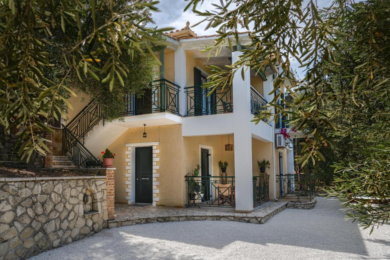 Keri Marathias Pavezzo Villa Extérieur photo