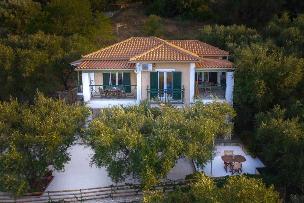 Keri Marathias Pavezzo Villa Extérieur photo