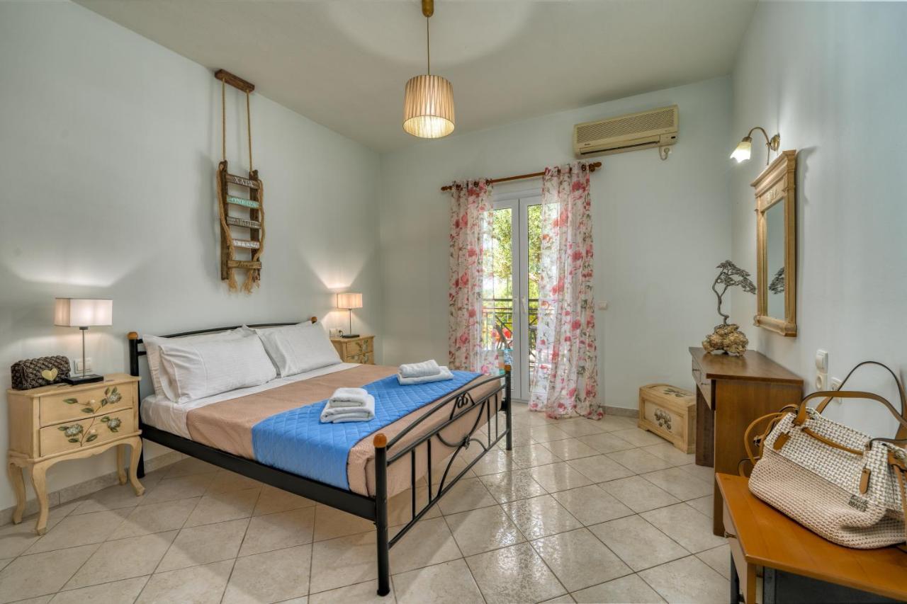Keri Marathias Pavezzo Villa Extérieur photo