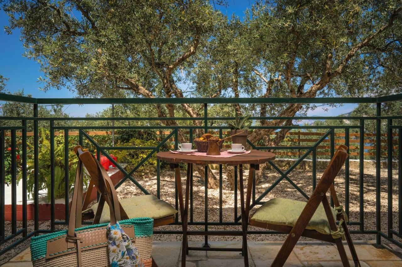 Keri Marathias Pavezzo Villa Extérieur photo
