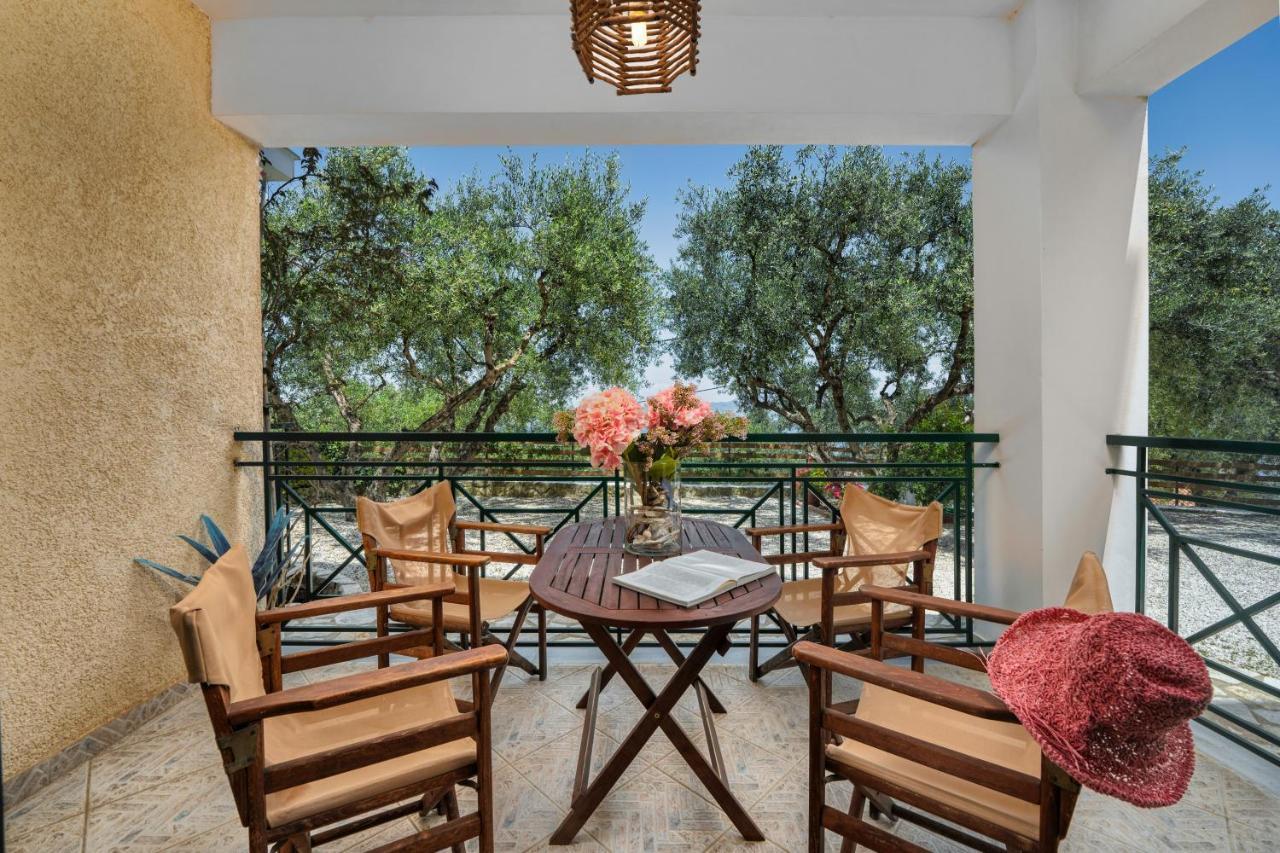 Keri Marathias Pavezzo Villa Extérieur photo